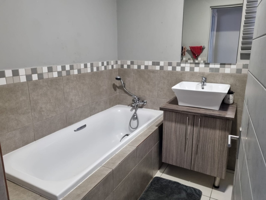 3 Bedroom Property for Sale in Noordhoek Free State